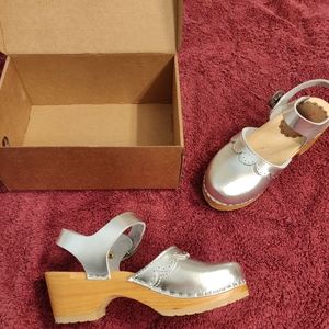 Hanna Andersson Girl's Mary Jane Clog size 13.5